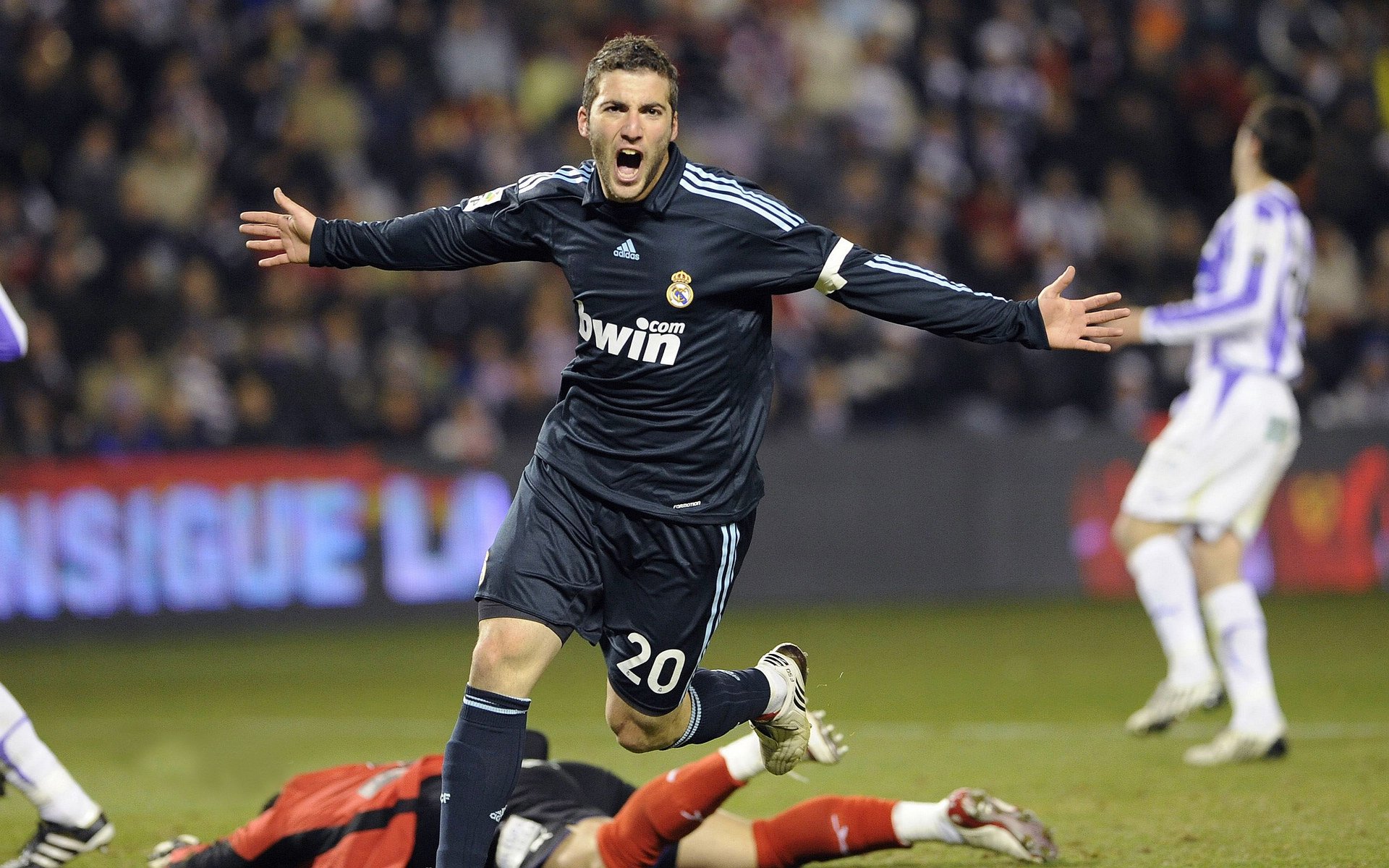 “逆风翻盘：经典逆转瞬间震撼人心”，逆风翻盘出自哪里