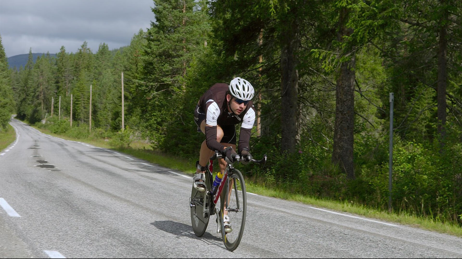 爱游戏娱乐-从没有放弃：一线运动员的拼搏精神，运动员坚韧不拔的精神